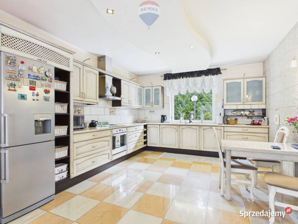 Wyjątkowa nieruchomość z działającą pomorskie Tuchom