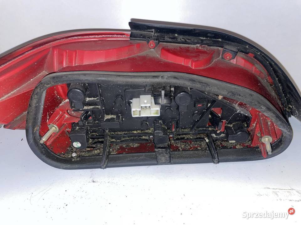 lampa tył tylna prawa peugeot 406 sedan osobowe wielkopolskie Grabów nad Prosną
