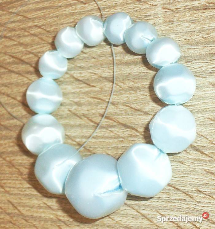 Korale o perłowym połysku tworzywo sztuczne lata śląskie Gliwice sprzedam