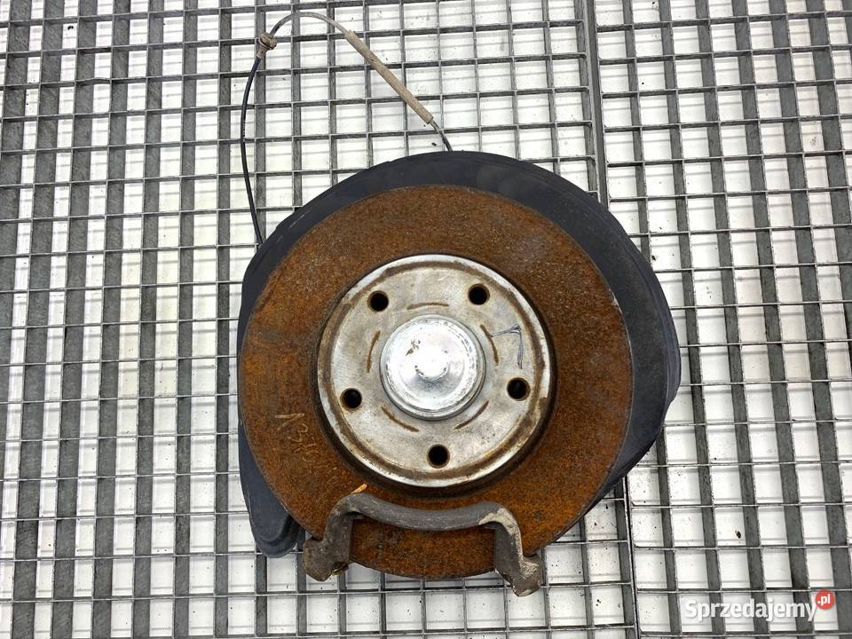 PIASTA TYŁ LEWA RENAULT TRAFIC III