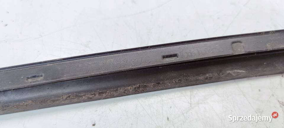 LISTWA ZBIERAJĄCA SZYBY CZOŁOWEJ LEWA AUDI A4 B9 Przystajń