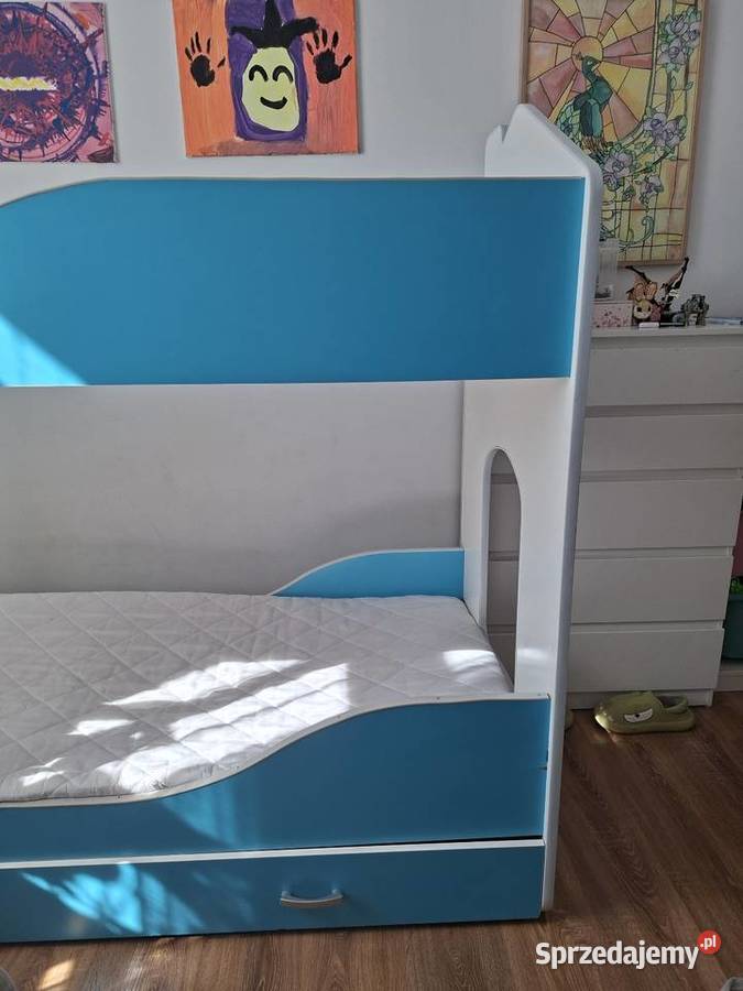 Łóżko dziecięce 160x80 plus dwa materace sprzedam