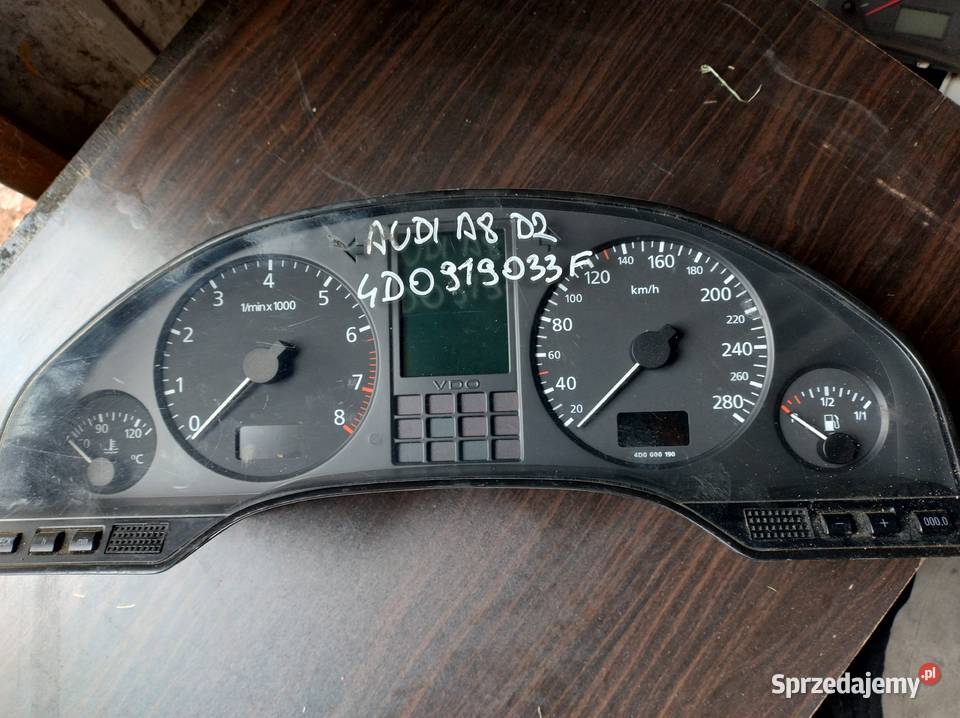 AUDI A8 D2 licznik zegary 4D0919033F osobowe Wyposażenie wnętrza Kielce sprzedam