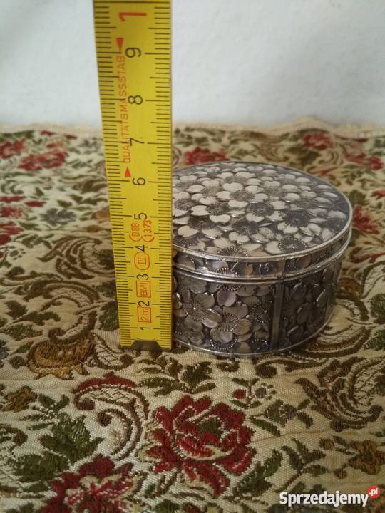 Okrągłe puzederko na biżuterięmetalowe Ropa sprzedam