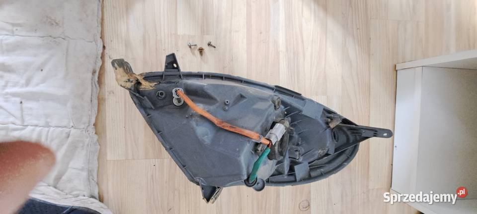 lampy do Toyota Yaris Verso z roku 2003 Toruń sprzedam