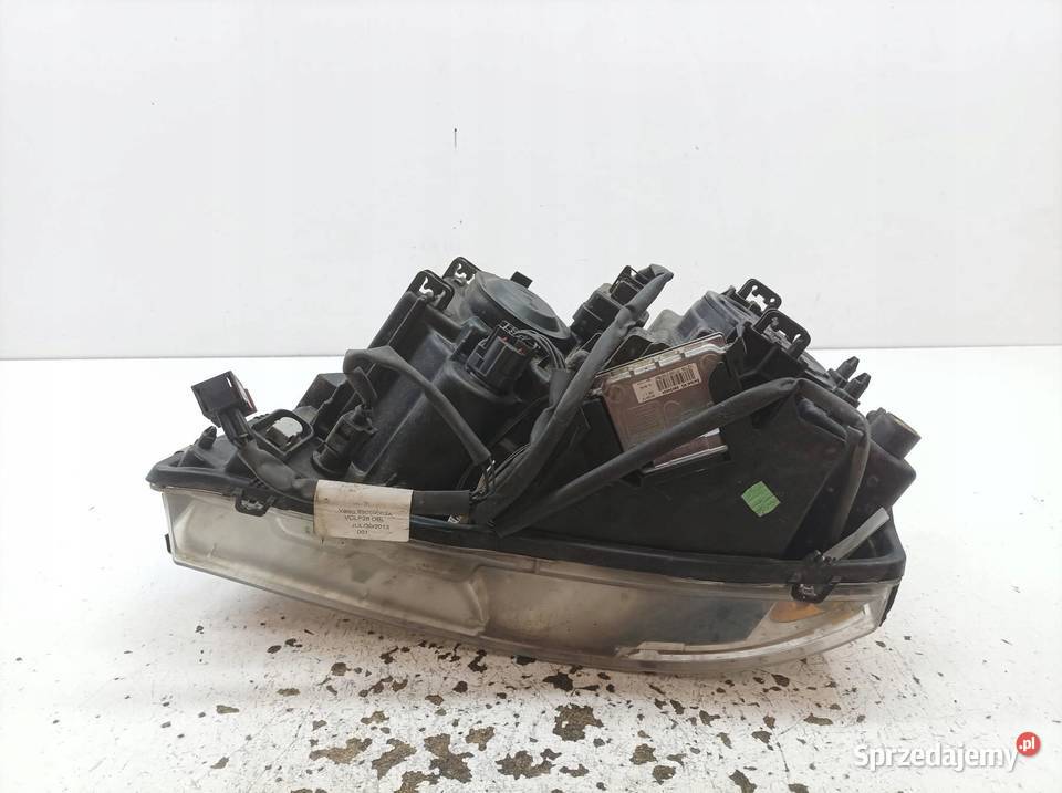 LAMPA PRZÓD PRAWA LIFT XENON 31347076 Volvo XC