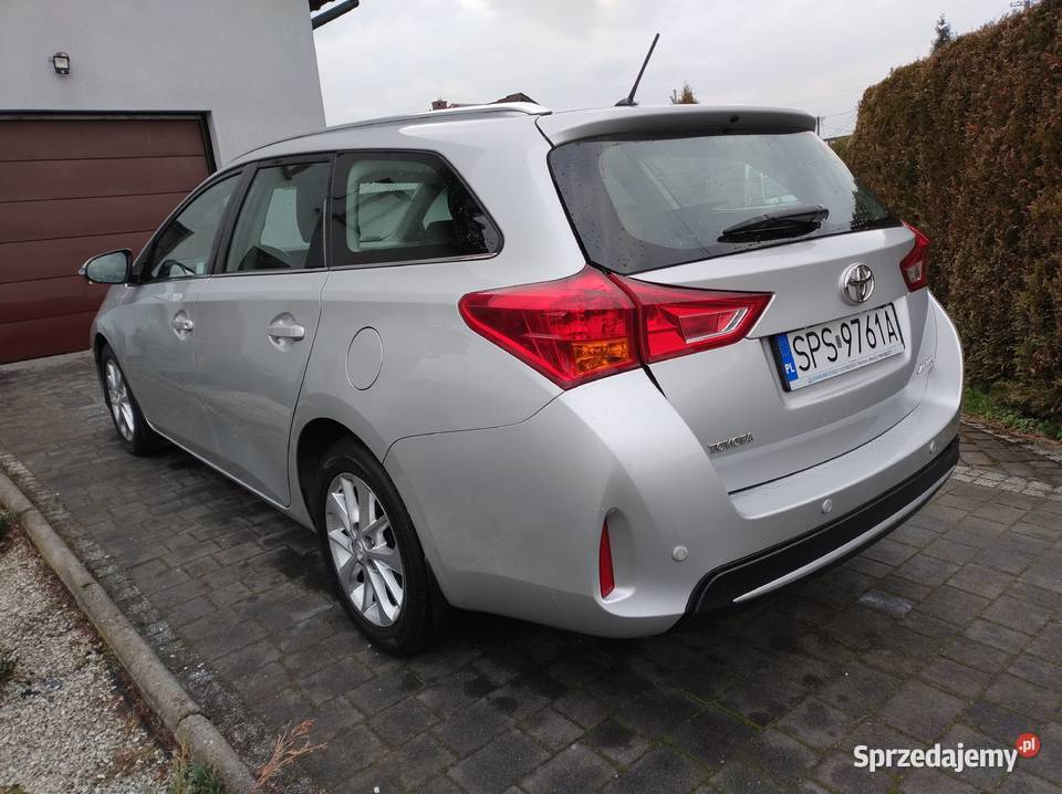 Toyota Auris kombi 14 D4D 90 2013 r krajowa Pszczyna