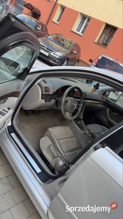 AUDI a4b7 20T QUATTRO Radom