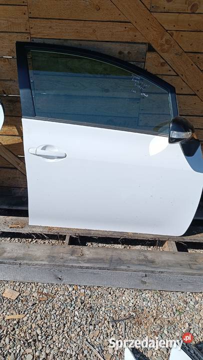 Drzwi prawe przednie kompletne lusterko Toyota Radłów