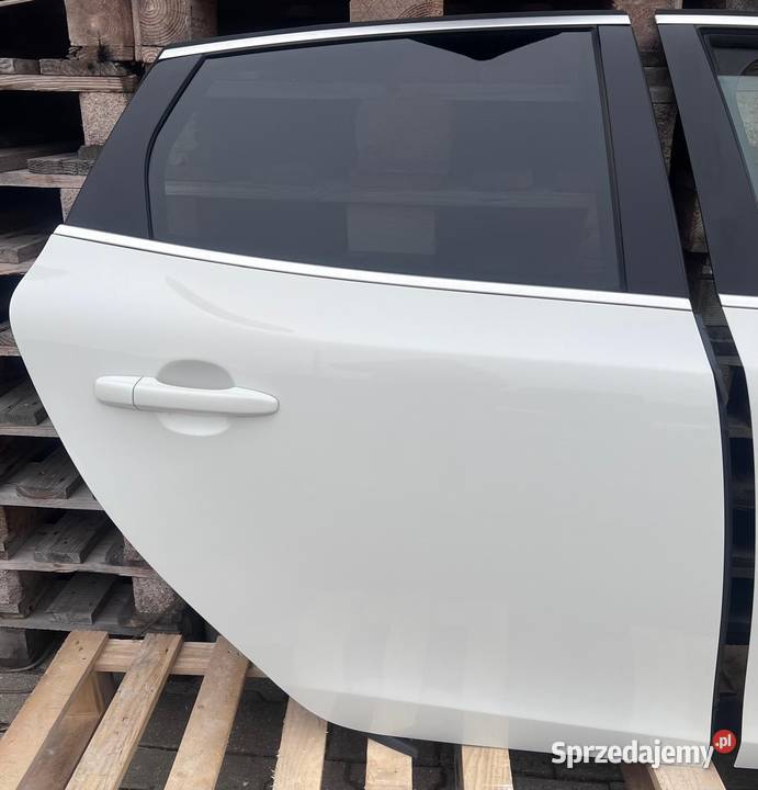 VOLVO V40 II 61446 DRZWI PRAWY PRZÓD PRAWY TYŁ osobowe łódzkie Skierniewice