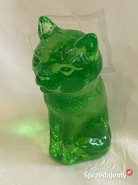 Figurka niedźwiadka ze szkła uranowego Kraków