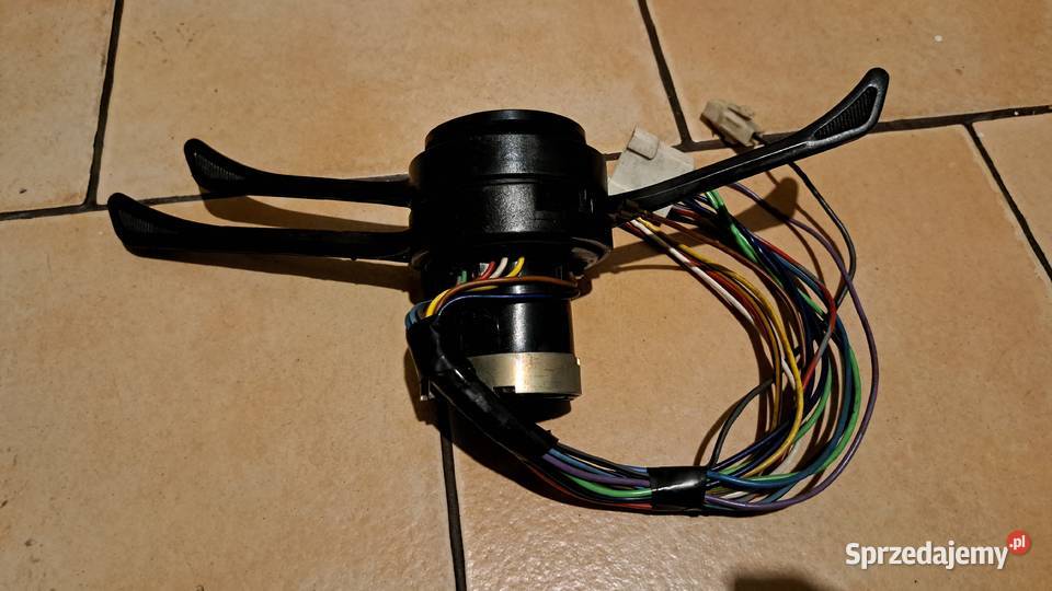 Przełącznik kierunkowskazówpająk Fiat 126p125p osobowe Leszno
