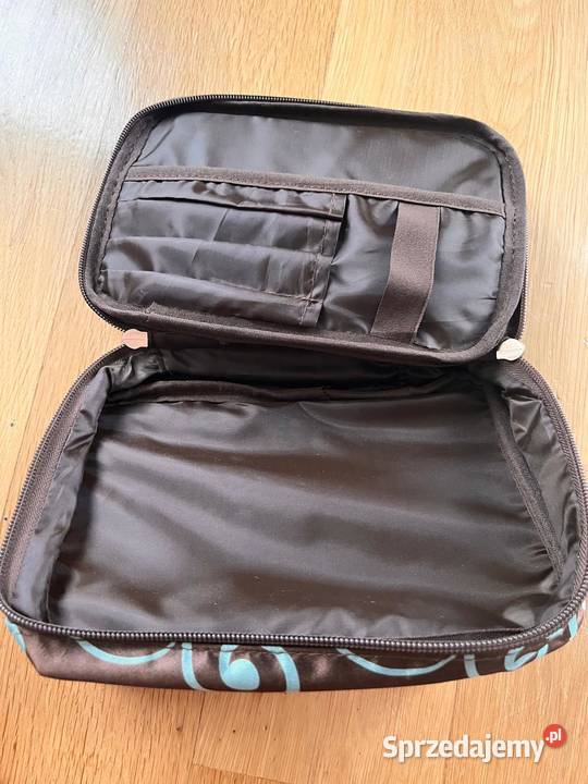 Kosmetyczka kuferek 21x15x10 praktyczna stan Unisex Pozostałe Warszawa sprzedam