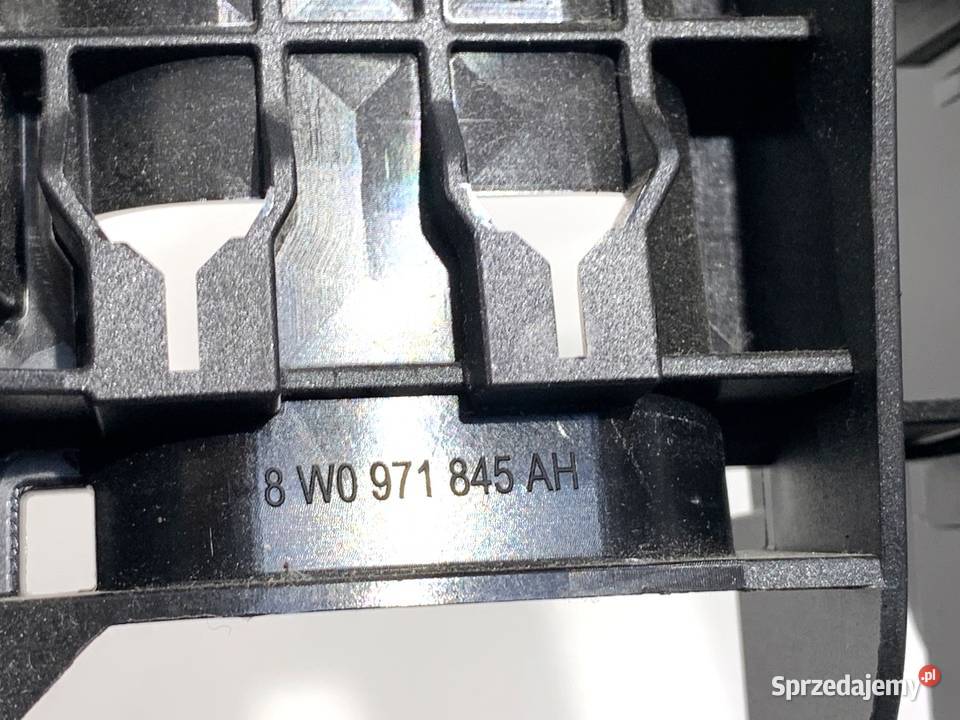 SKRZYNKA BEZPIECZNIKÓW AUDI A4 B9 8W0971845AH Skrzynki bezpieczników sprzedam