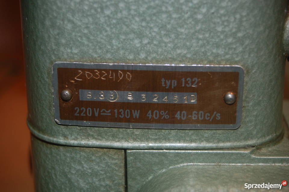 Zabytkowa maszyna do szycia marki Lada typ 132 Kraków