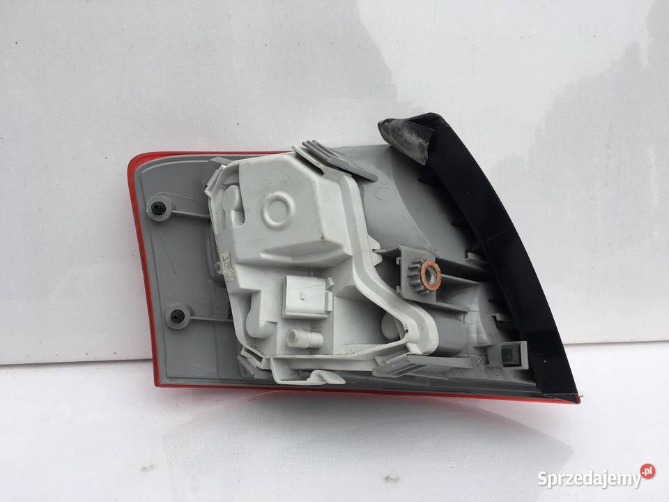 AUDI A4 KOMBI PRAWA LAMPA TYŁ Lampy tylne wielkopolskie Ostroróg sprzedam