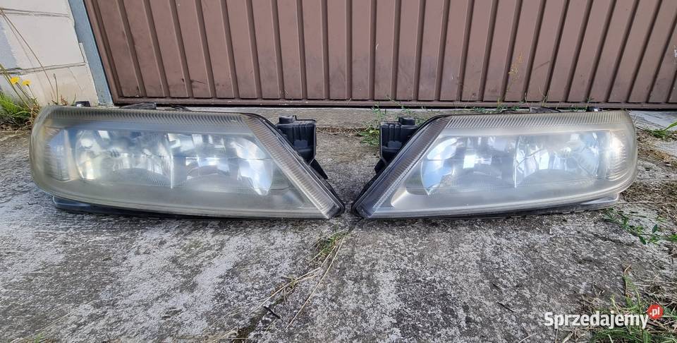 Lampy przednie reflektory Renault Laguna 2 Xenon osobowe Łask