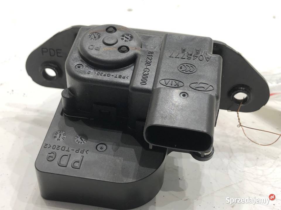 ZAMEK KLAPY TYŁ HYUNDAI i30 Hatchback 81230G3000