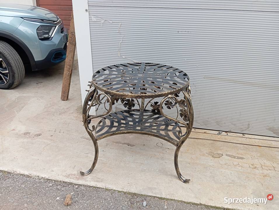 Stolik ogrodowy metalowy kuty Stoły i stoliki ogrodowe Bilczyce