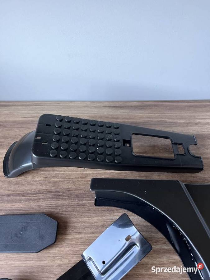 NOWY POLSKI KOMPLET ZESTAW PLASTIKÓW BAGAŻNIK sprzedam