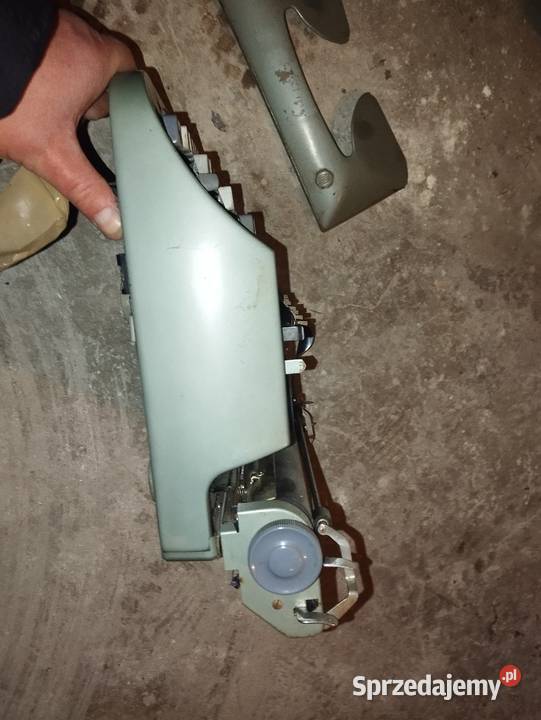 Stara maszyna do pisania kolekcjonera Lubin