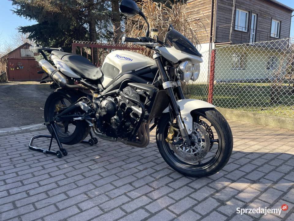 Triumph Street Triple 675 salon dodatki stan manualna