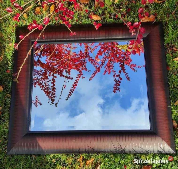 Kryształowe fazowane lustro w bakelitowej