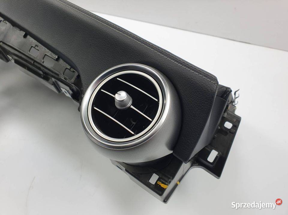 DESKA KOKPIT MERCEDES C W205 4MATIC Lipno