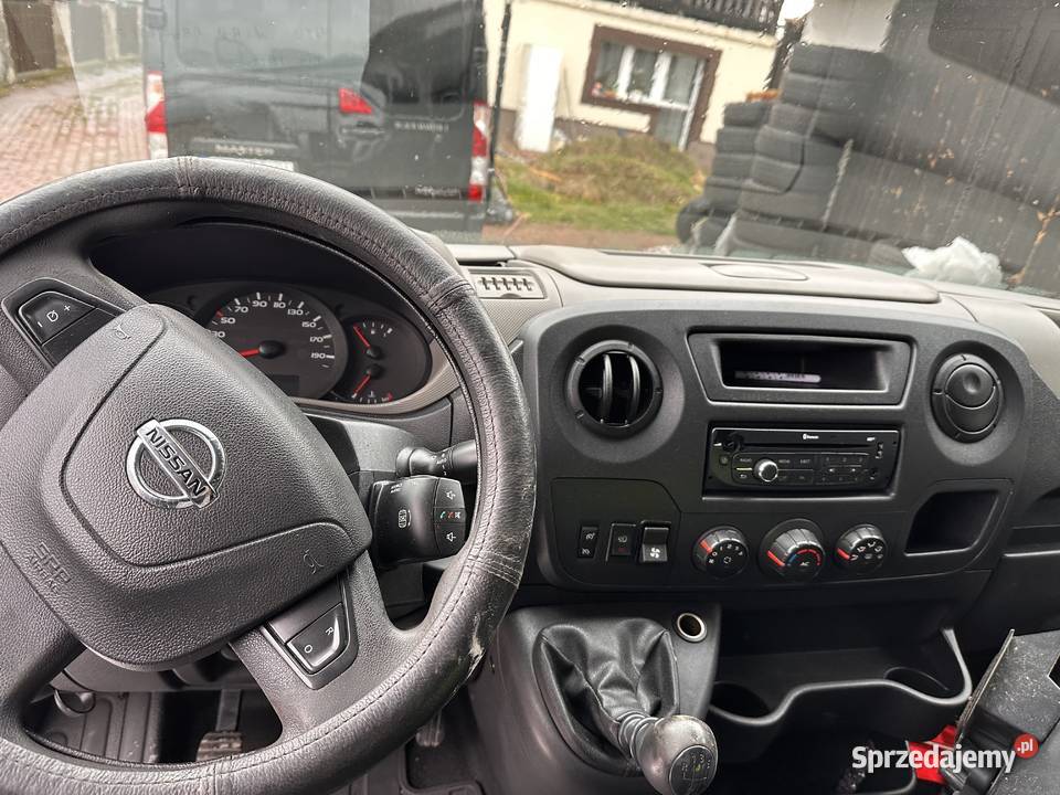 Nissan NV400