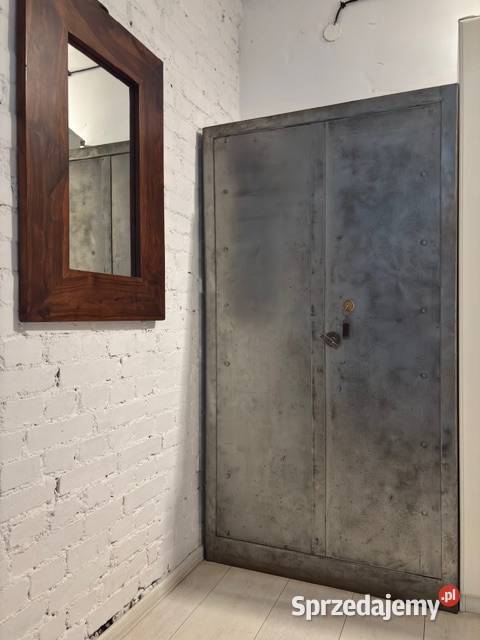 Piękna szafa stalowa loft industrial wnętrza śląskie Bytom