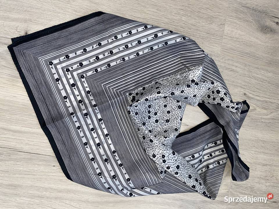 Promod ciekawa apaszka czerń biel kwiatuszki śląskie
