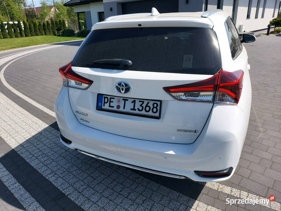 Toyota Auris 18 hybrid climatronic kamera grzane przyciemniane szyby lubelskie Drelów