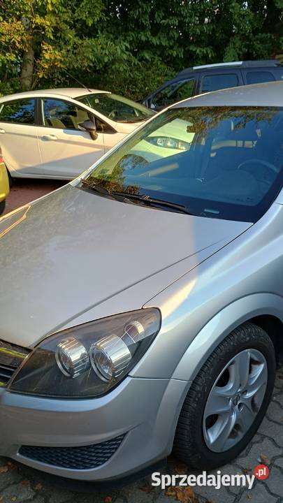 sprzedam tanio opel astra z 2012r benzyna Duchnice