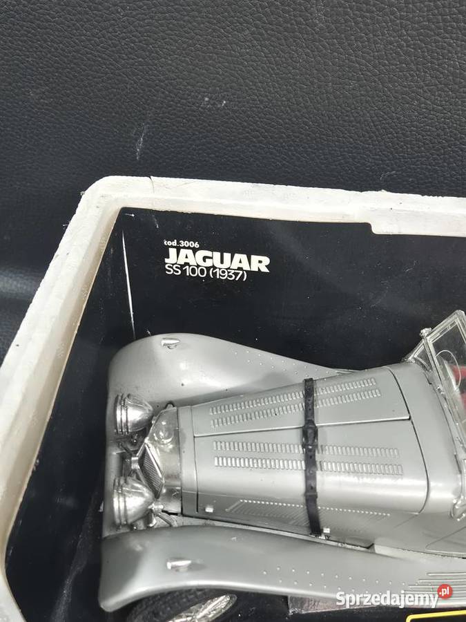 Burago skala 118 Jaguar SS 100 1937 srebrny Poddębice