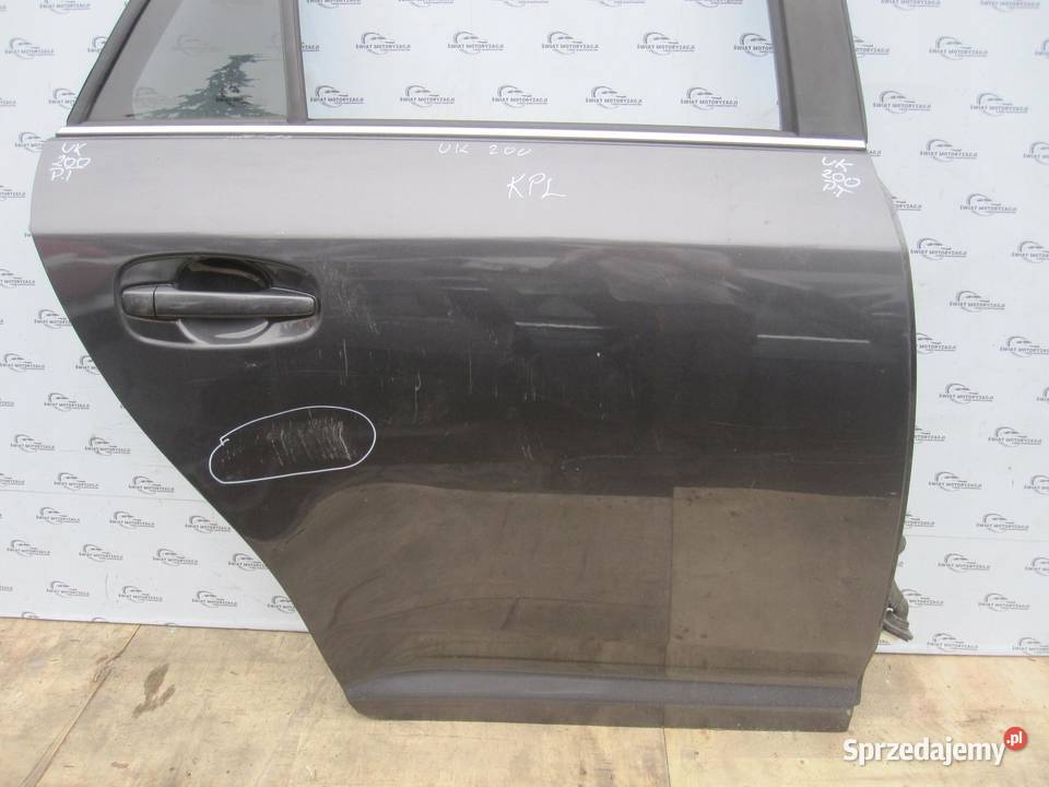 TOYOTA AVENSIS T27 III 10r drzwi prawe tył