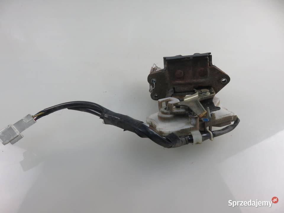 ZAMEK KLAPY TOYOTA AVENSIS VERSO M2