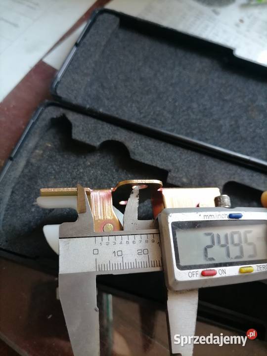 Zamek uchwyt maski landini osłony bocznej Deutz