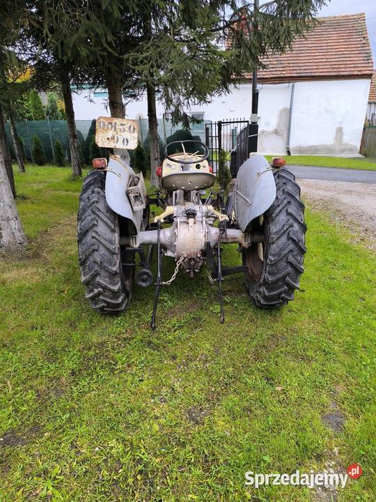 Ciągnik rolniczy zabytkowy Massey Ferguson t25 sprzedam