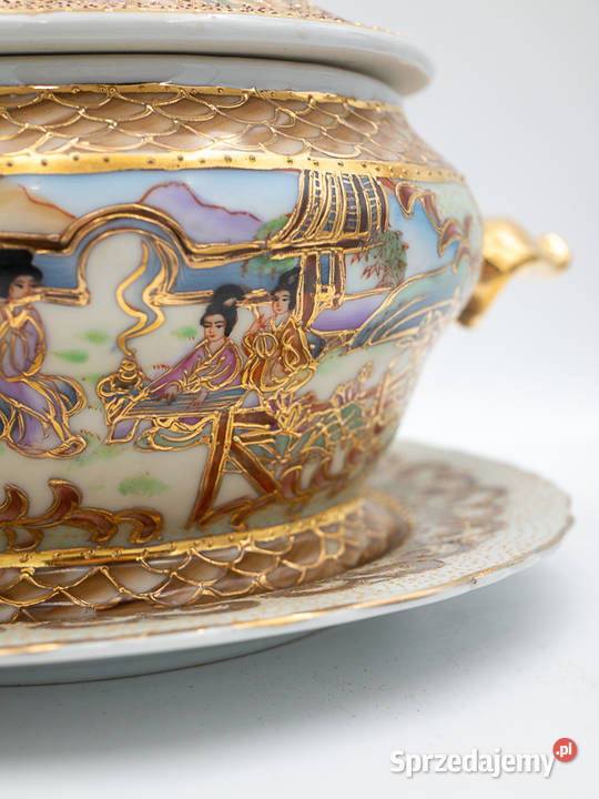 Piękna orientalna porcelanowa bomboniera