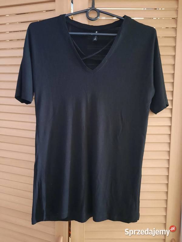 Tshirt Stradivarius z paskami na dekolcie mazowieckie