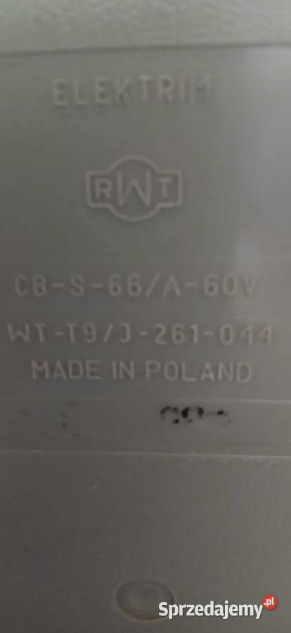 Stary telefon stacjonarny z PRL u Kraków