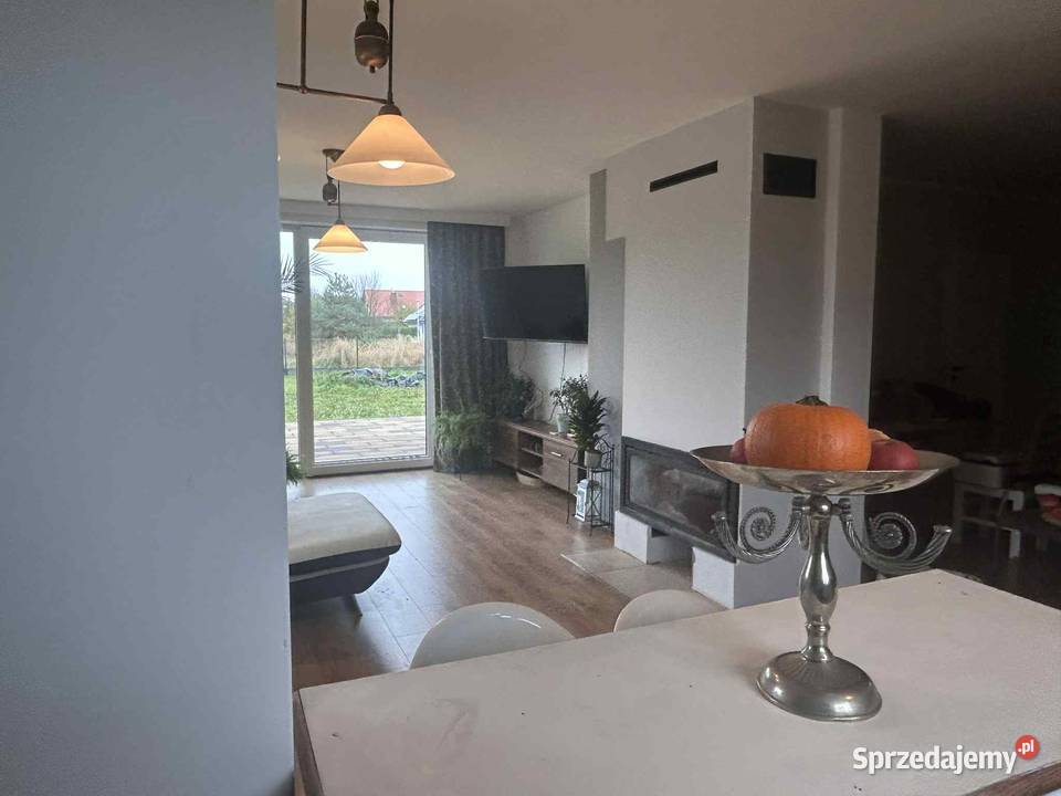 Dom w Ślesinie jeziorem sprzedam