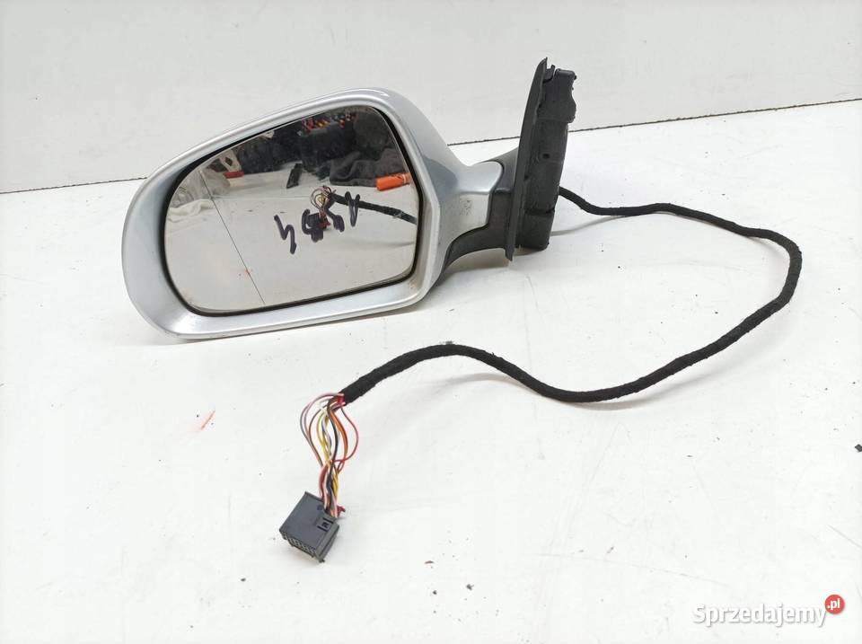 LUSTERKO LEWE 13PIN EUROPA 020989 Skoda Superb Rok produkcji 2012