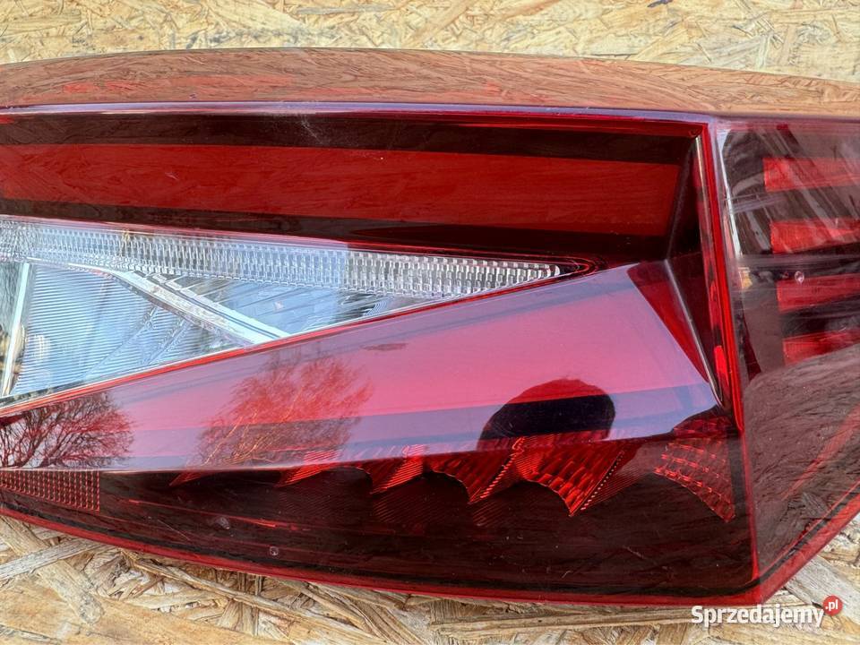 Lampa tył prawa rh skoda enyaq 5LA945208A Sieraków