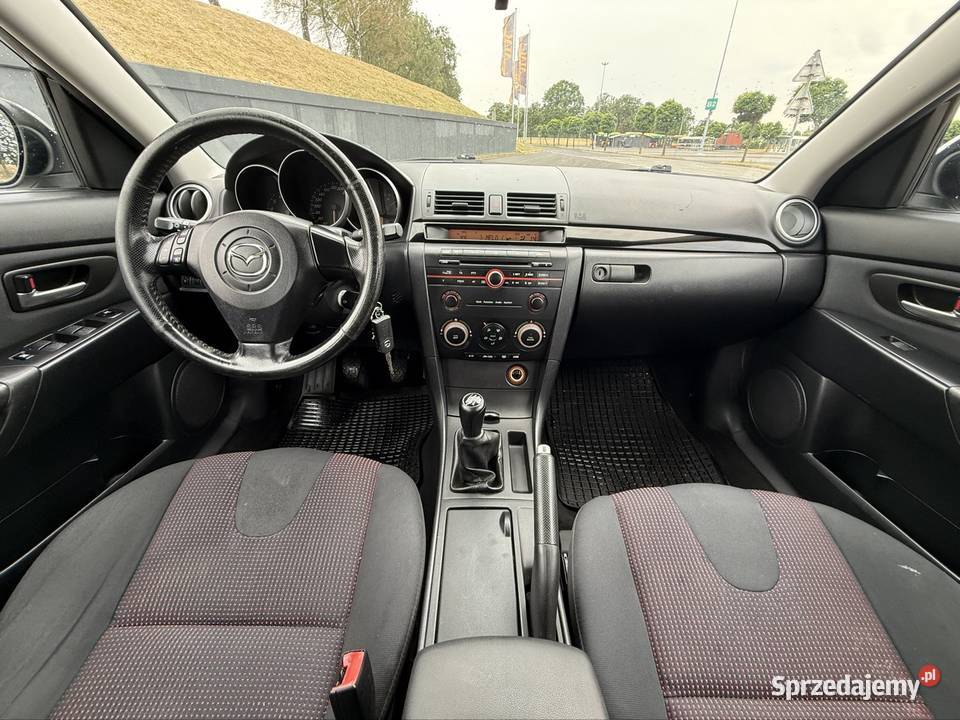 Mazda 3 2006 16 benzyna nowe progi Łódź