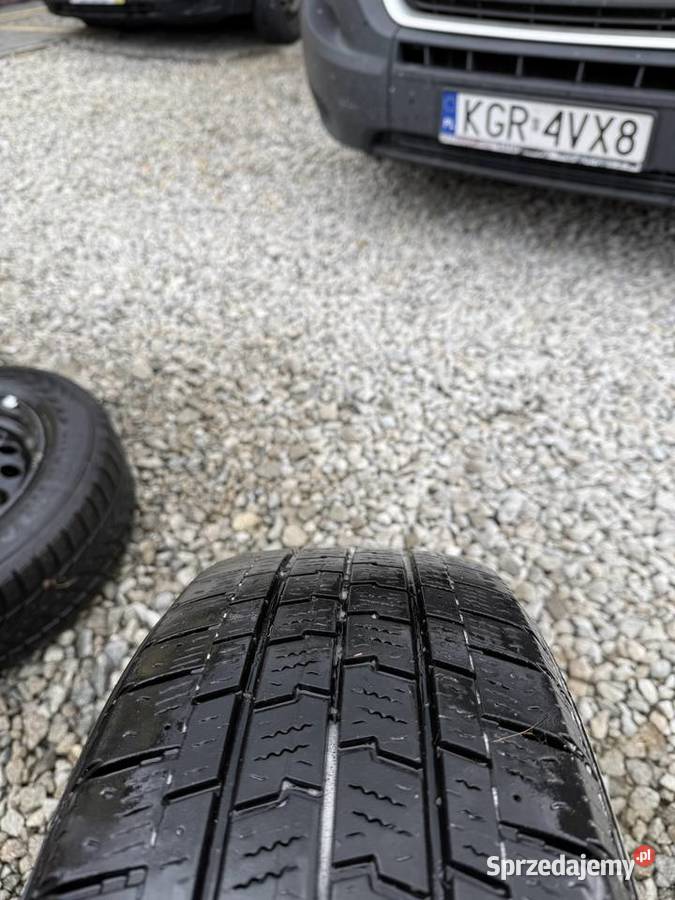 Opony zimowe GOOD YEAR cargo UltraGrip 21565 R16 sprzedam