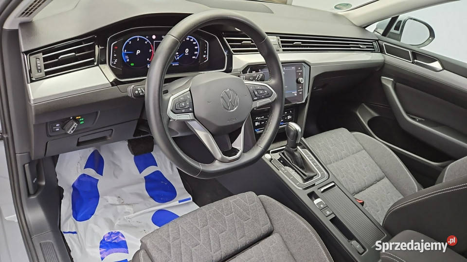 Volkswagen Passat Variant 20 TDI Business DSG Z światła do jazdy dziennej sprzedam