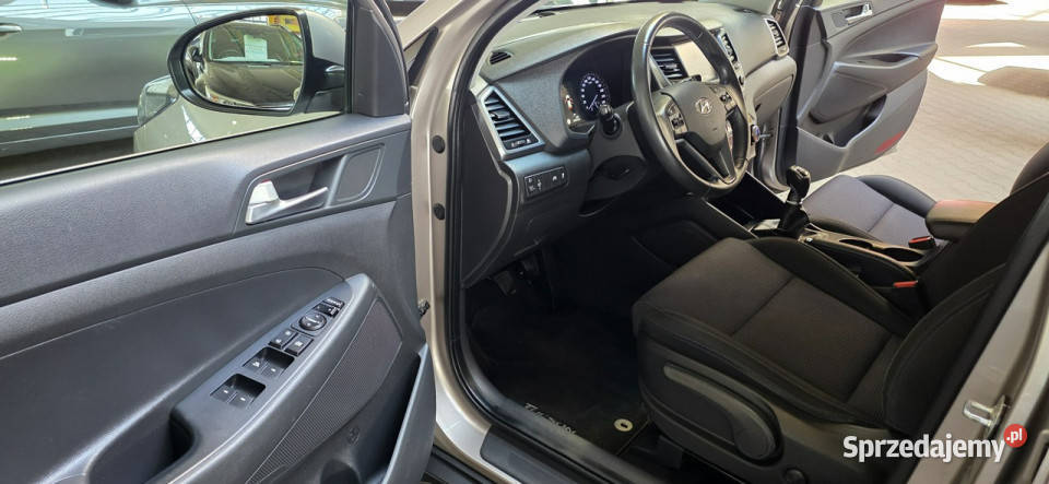 Hyundai Tucson 1 REJ 2017 OPIS W podanej roczna SUV Mysłowice sprzedam