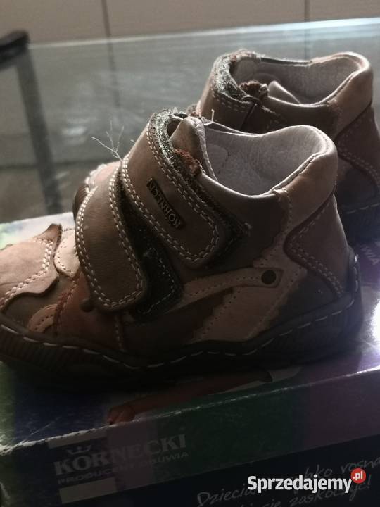 Sprzedam buty dziecięce skórzane z firmy Trzewiki i półbuty Staszów