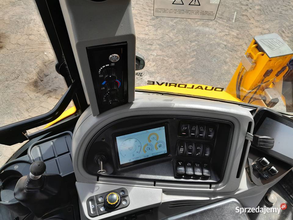 JCB 4CX 2024 1600MTH DUALDRIVE 3CX CAT CASE Szybkozłącze Koparko ładowarki Krotoszyn